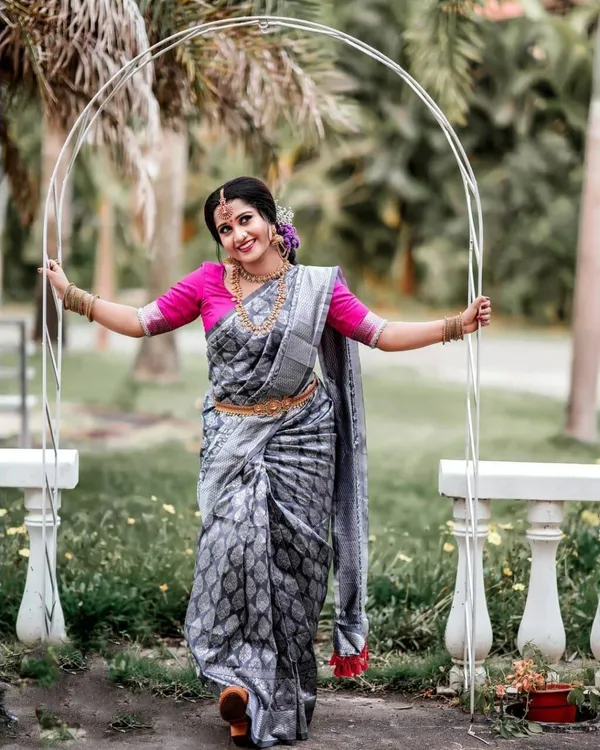 Grey_Embellished_Banarasi_Jacquard_Saree_(Grey)